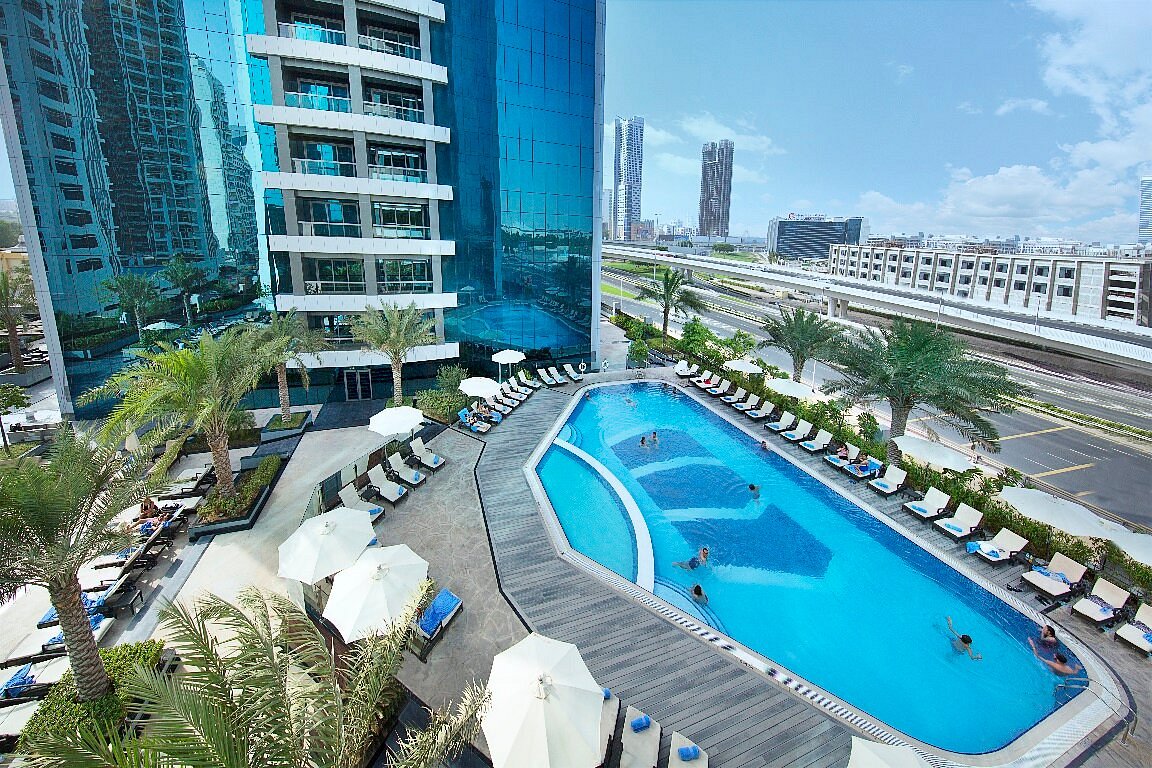 swimming-pool
